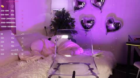 Lina online show from 02-15-25, 11:47