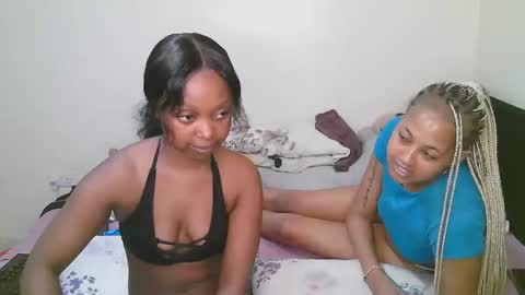 sexy_bluegirl online show from 04-01-26, 11:00