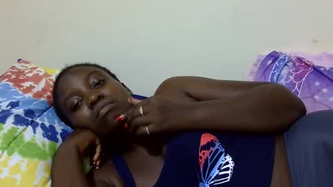 Snapshot of sexy_butt1 chatting on 02-20-25, 12:19 sexy butt1 online show from 02-20-25, 12:19