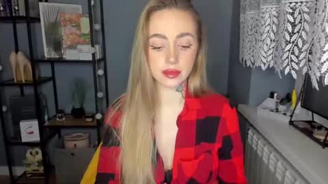 Snapshot of sexy_coralie chatting on 12-11-24, 07:31 C o r a l i e online show from 12-11-24, 07:31