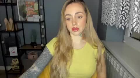 Snapshot of sexy_coralie chatting on 12-26-24, 11:32 C o r a l i e online show from 12-26-24, 11:32