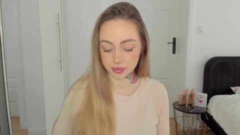 Snapshot of sexy_coralie chatting on 01-29-25, 08:08 C o r a l i e online show from 01-29-25, 08:08