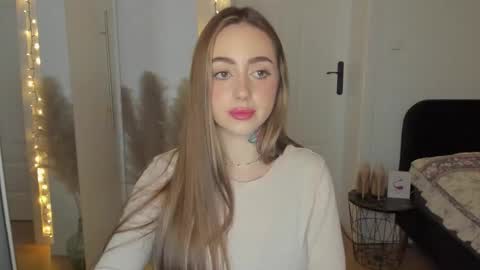 C o r a l i e online show from 01-08-26, 03:58