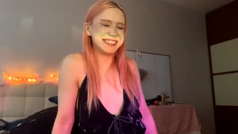 Snapshot of sexy_cute18 chatting on 07-06-26, 01:24 Eva online show from 07-06-26, 01:24
