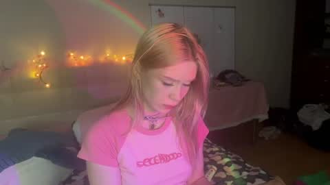 Snapshot of sexy_cute18 chatting on 07-26-26, 10:49 Eva online show from 07-26-26, 10:49