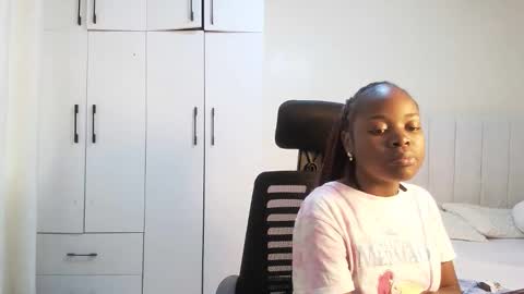 Snapshot of sexy_cutejoy chatting on 04-23-26, 12:40 Joy online show from 04-23-26, 12:40