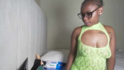 Snapshot of sexy_cutejoy chatting on 05-31-26, 12:01 Joy online show from 05-31-26, 12:01