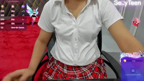 Snapshot of sexy_doll_1_ chatting on 02-02-25, 11:40 Sexydoll online show from 02-02-25, 11:40