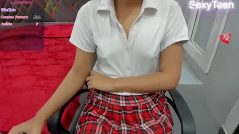 Snapshot of sexy_doll_1_ chatting on 02-10-25, 07:15 Sexydoll online show from 02-10-25, 07:15