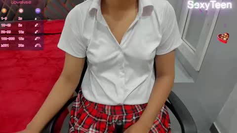 Snapshot of sexy_doll_1_ chatting on 02-16-25, 11:49 Sexydoll online show from 02-16-25, 11:49