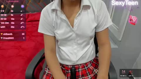 Snapshot of sexy_doll_1_ chatting on 02-17-25, 05:21 Sexydoll online show from 02-17-25, 05:21
