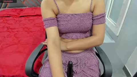 Snapshot of sexy_doll_1_ chatting on 02-19-25, 11:46 Sexydoll online show from 02-19-25, 11:46