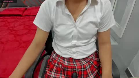 Snapshot of sexy_doll_1_ chatting on 02-23-25, 11:33 Sexydoll online show from 02-23-25, 11:33