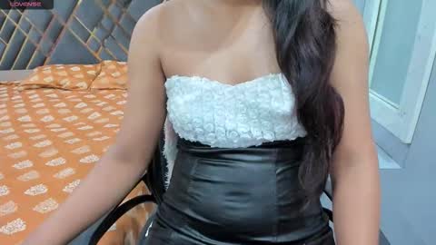 Snapshot of sexy_doll_1_ chatting on 09-24-25, 11:57 Sexydoll online show from 09-24-25, 11:57