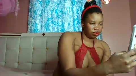 Snapshot of sexy_dot chatting on 12-26-24, 11:10 dotie online show from 12-26-24, 11:10