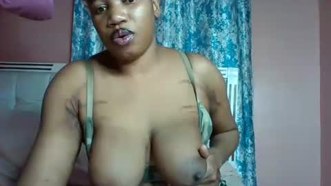 Snapshot of sexy_dot chatting on 01-20-25, 08:40 dotie online show from 01-20-25, 08:40