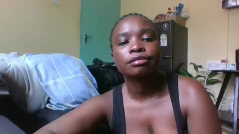 Snapshot of sexy_ebony_princess chatting on 02-19-26, 11:39 Trina online show from 02-19-26, 11:39