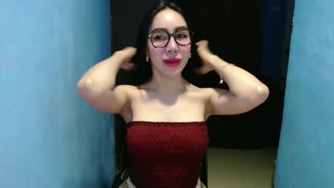 sexy_emily92 online show from 12-21-25, 12:34