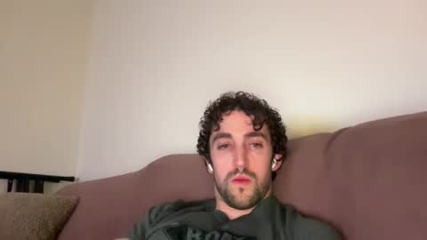 sexy_guy_8 online show from 12-04-24, 05:49