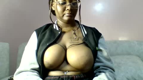 Snapshot of sexy_helle chatting on 06-15-26, 02:03 sexy_helle online show from 06-15-26, 02:03