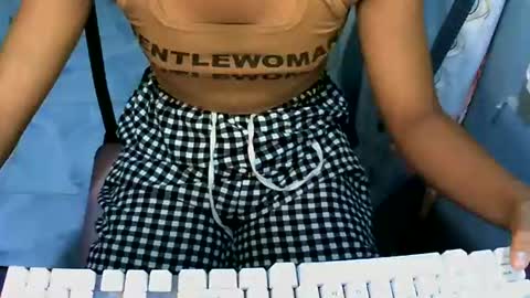 Snapshot of sexy_liane chatting on 07-28-26, 09:59 Miss. Liane online show from 07-28-26, 09:59