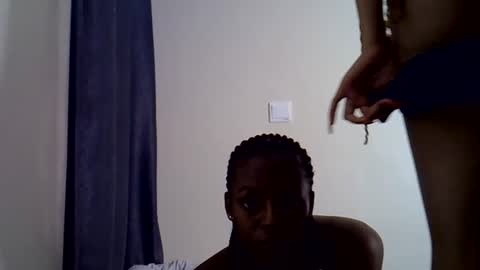 Linda online show from 08-09-26, 04:17