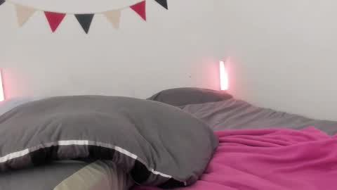 Ellie Mia online show from 10-09-25, 05:33