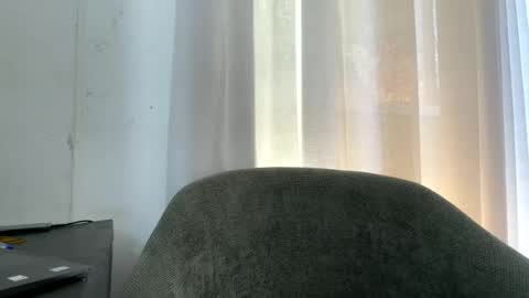 Snapshot of sexy_n_thick chatting on 06-13-26, 10:35 Lyn online show from 06-13-26, 10:35