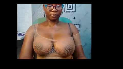 Snapshot of sexy_pearl12 chatting on 12-29-24, 06:27 zoe online show from 12-29-24, 06:27