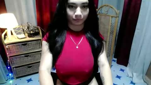 Snapshot of sexy_pussy143 chatting on 04-26-26, 07:17 angela online show from 04-26-26, 07:17