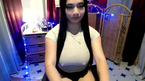 Snapshot of sexy_pussy143 chatting on 05-07-26, 05:07 angela online show from 05-07-26, 05:07