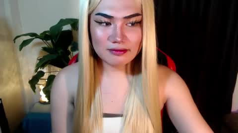 Snapshot of sexy_rc18 chatting on 07-05-26, 02:40 RC online show from 07-05-26, 02:40