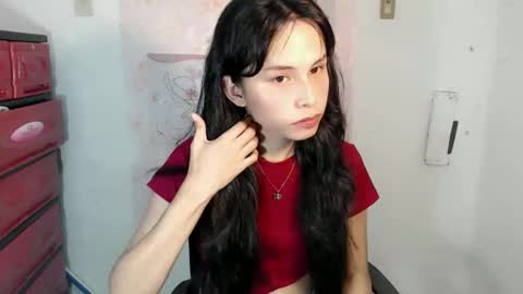 Snapshot of sexy_shanee chatting on 06-09-26, 04:46 shane online show from 06-09-26, 04:46
