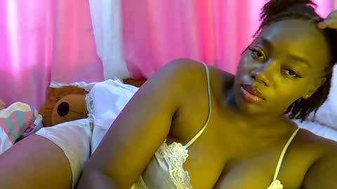 laura online show from 04-21-26, 07:47