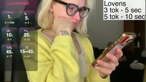 Snapshot of sexy_sweets chatting on 11-19-25, 05:46 Sexy-Sweets online show from 11-19-25, 05:46