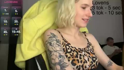 Snapshot of sexy_sweets chatting on 11-30-25, 03:16 Sexy-Sweets online show from 11-30-25, 03:16