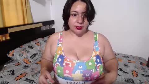 Snapshot of sexy_ticki chatting on 05-12-26, 04:59 janel online show from 05-12-26, 04:59