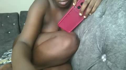 Snapshot of sexy_wendy5 chatting on 12-10-24, 05:11 wendy online show from 12-10-24, 05:11