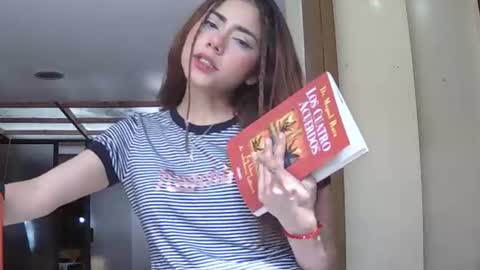 Snapshot of sexyaliceskay chatting on 06-15-26, 08:22 Alice Skay online show from 06-15-26, 08:22