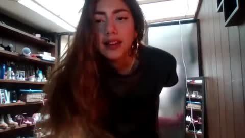 Snapshot of sexyaliceskay chatting on 06-22-26, 05:32 Alice Skay online show from 06-22-26, 05:32