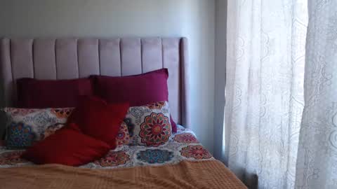 Angie online show from 12-12-24, 10:02