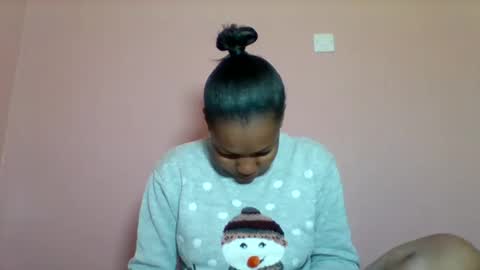 Snapshot of sexyapple2002 chatting on 09-10-25, 07:08 sexyapple2002 online show from 09-10-25, 07:08