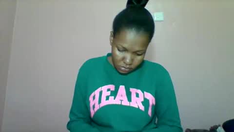 Snapshot of sexyapple2002 chatting on 09-17-25, 08:43 sexyapple2002 online show from 09-17-25, 08:43