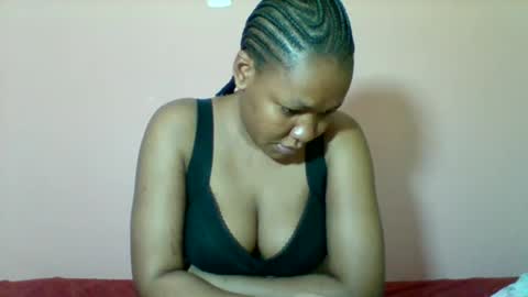 Snapshot of sexyapple2002 chatting on 10-29-25, 12:18 sexyapple2002 online show from 10-29-25, 12:18