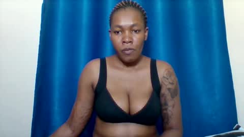 Snapshot of sexyapple2002 chatting on 05-25-26, 05:24 sexyapple2002 online show from 05-25-26, 05:24