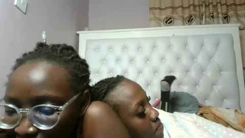 Snapshot of sexyary chatting on 07-09-26, 01:42 sexyary online show from 07-09-26, 01:42