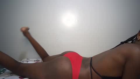 sexyasspetitte_ online show from 02-07-25, 10:52