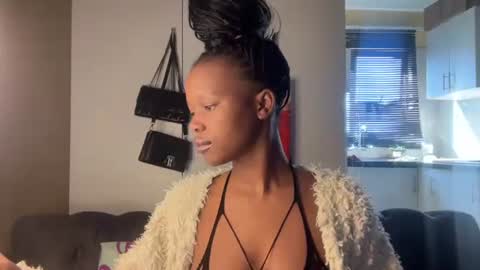 Snapshot of sexyasszeeee chatting on 05-13-26, 08:34 sexyasszeeee online show from 05-13-26, 08:34