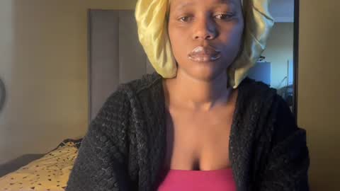 Snapshot of sexyasszeeee chatting on 06-15-26, 11:12 sexyasszeeee online show from 06-15-26, 11:12