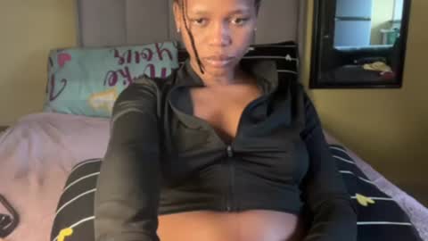 Snapshot of sexyasszeeee chatting on 06-18-26, 10:19 sexyasszeeee online show from 06-18-26, 10:19